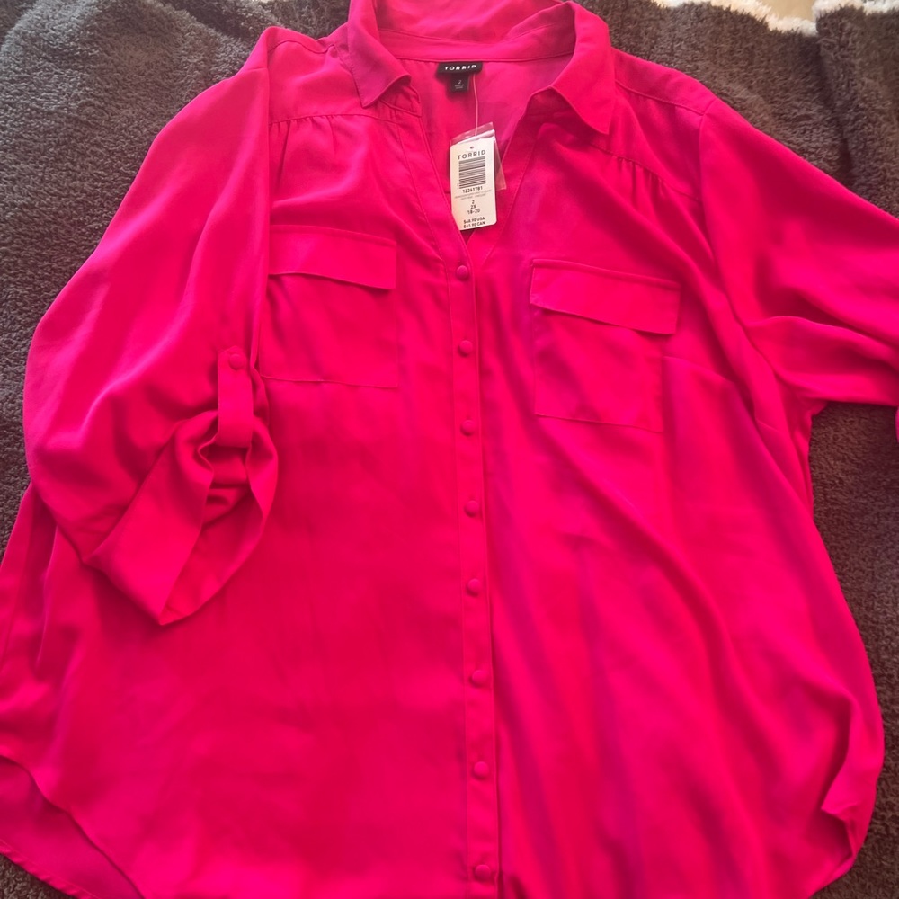 NWT Torrid  Georgette Button-Up Long Sleeve Shirt in Super Sonic Pink